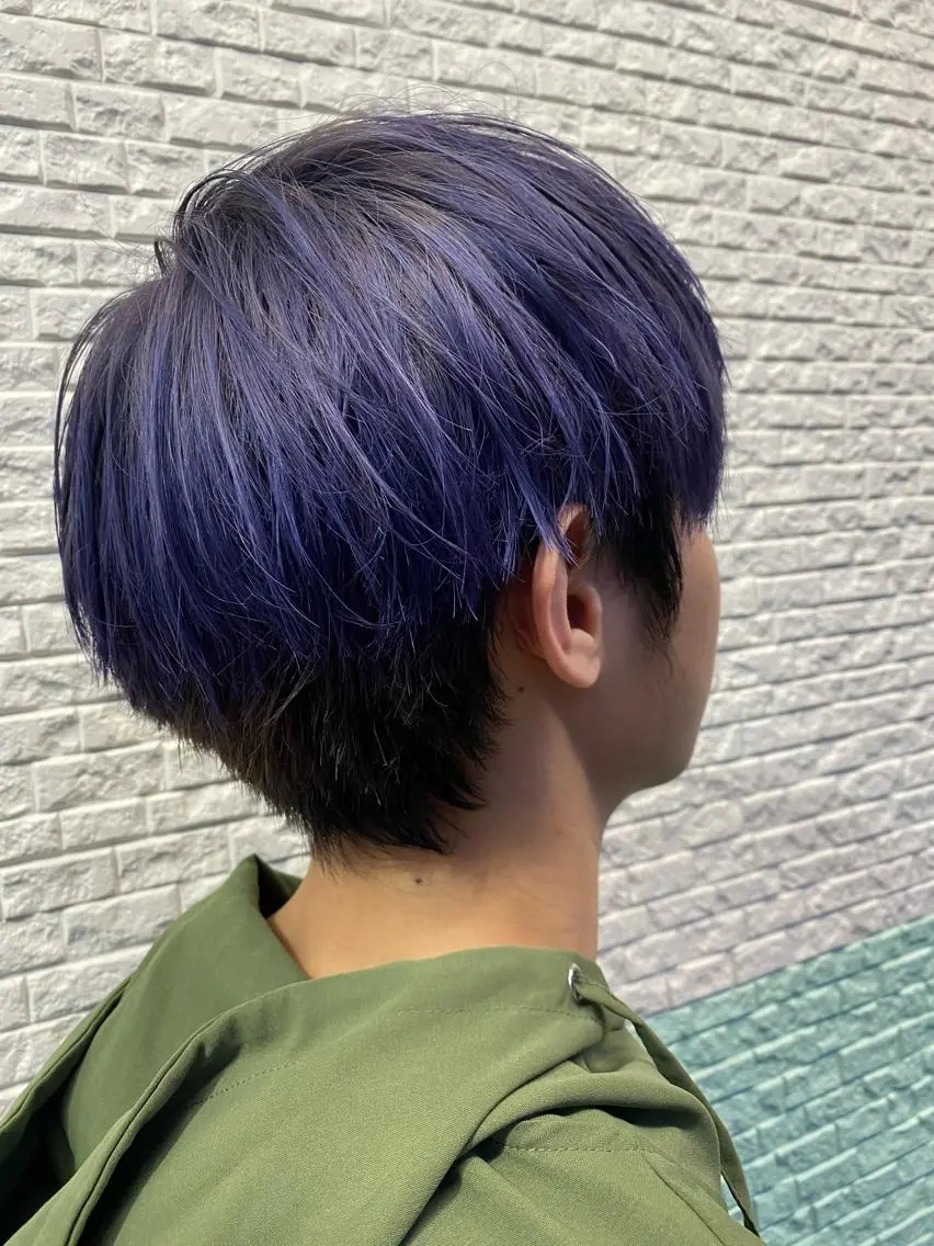 ショート カラー ブルーカラー シルバー 床櫻 唯のヘアスタイル