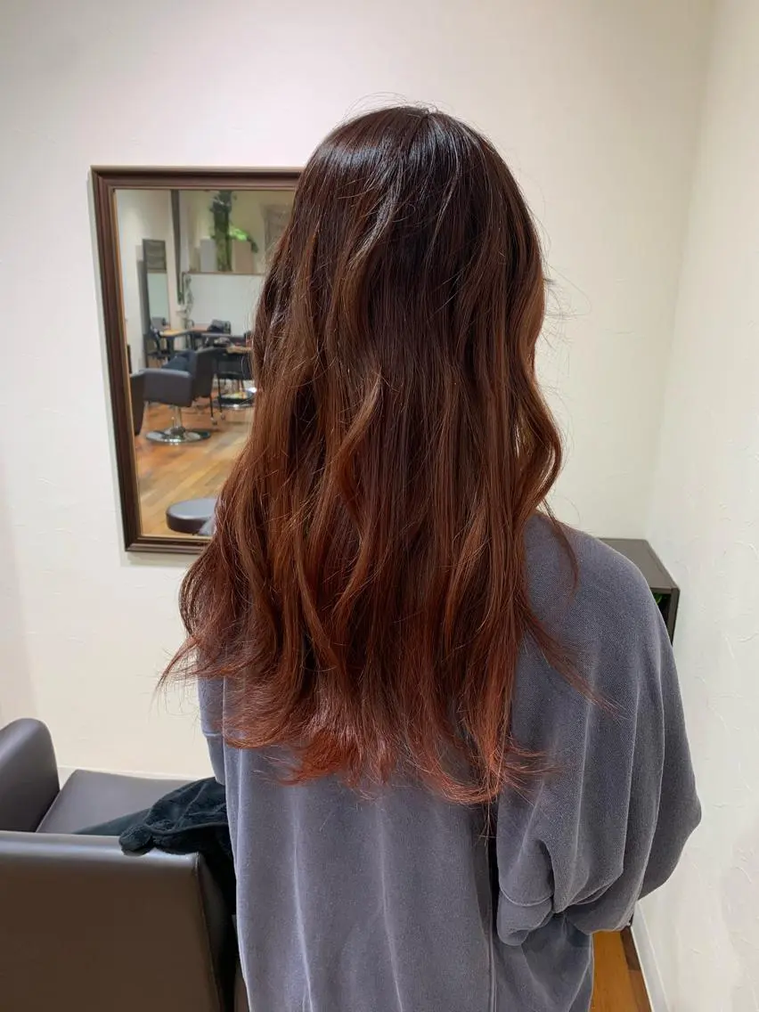 カラー こばやし もえのヘアスタイル
