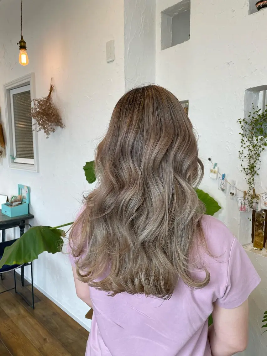 ロング カラー バレイヤージュ ブリーチ ケアブリーチ レイヤーカット ヘアカラー 🌸小掛🌸 豊橋外国人風カラーのヘアスタイル
