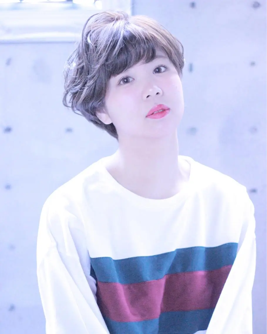 ショート カラー 及川 光のヘアスタイル