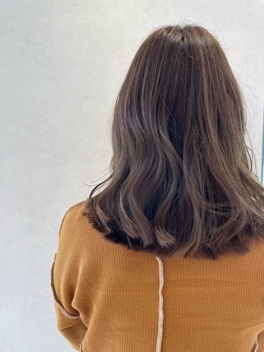 ミディアム カラー 西川 夕奈のヘアスタイル