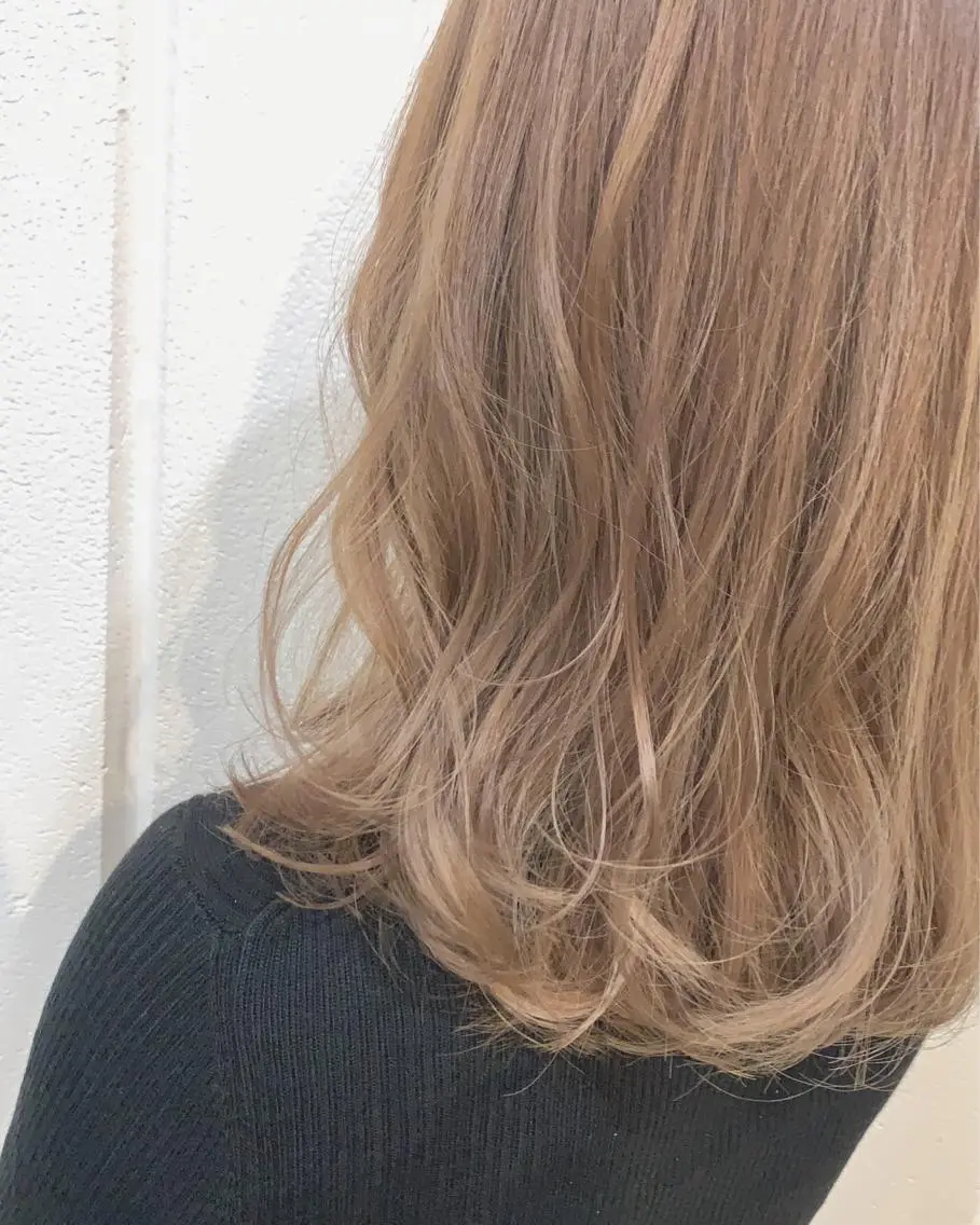 ロング カラー ベージュカラー ミルクティーベージュ Lolonois梅田 /Okazaki:)のヘアスタイル