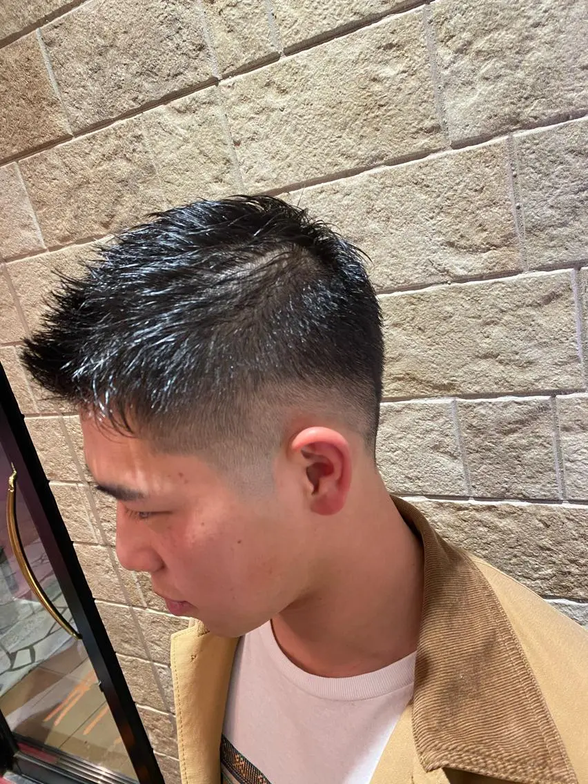ショート メンズ フェードカット 鈴木 颯介のヘアスタイル