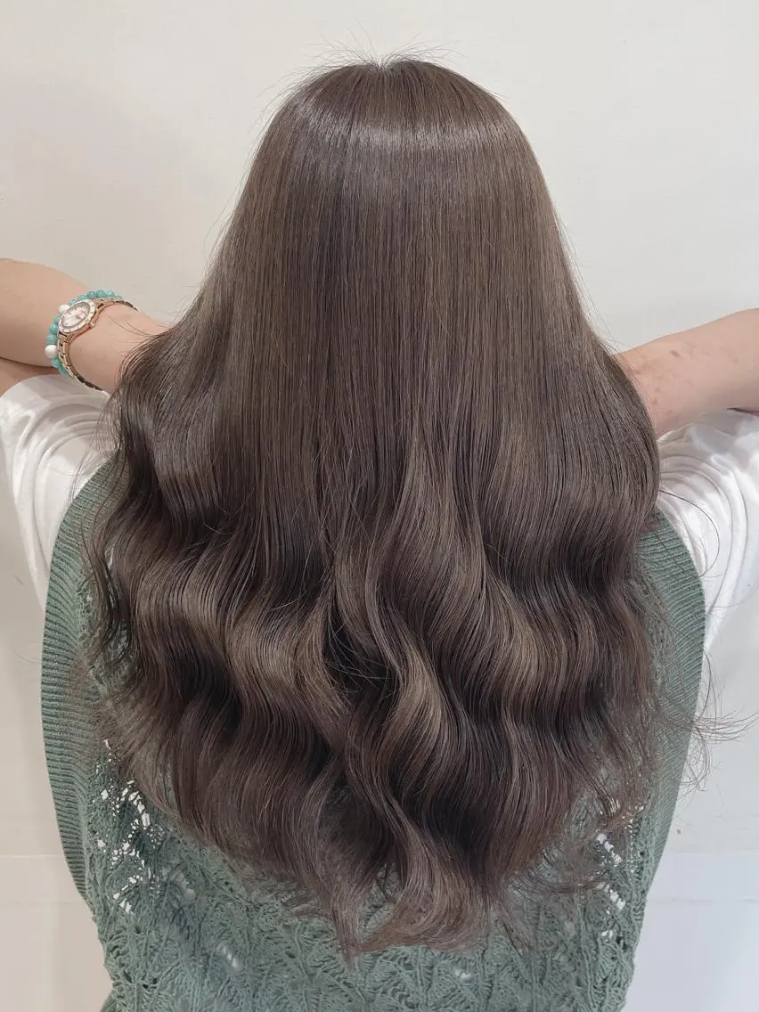 ミディアム カラー ヘアアレンジ キッズ ネイル マツエク・マツパ アッシュ ベージュカラー 髪質改善 トリートメント ヘアカラー トリートメント ヘアセット 髪質改善カラー🦋 田村のヘアスタイル