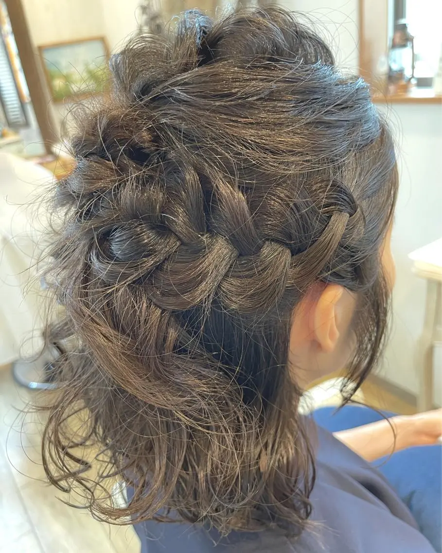 ヘアアレンジ トレンドパーマ 加藤菜月のヘアスタイル