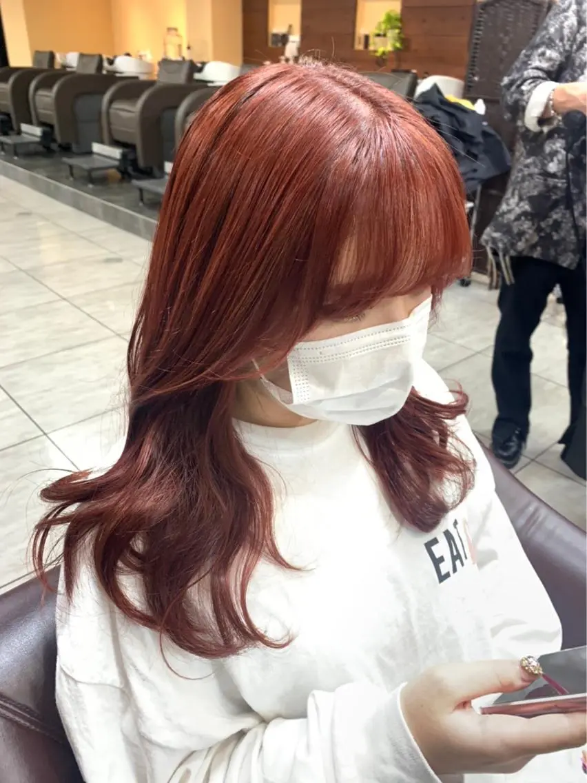 セミロング カラー インナー×縮毛矯正 ピンクカラー澤井里菜のヘアスタイル