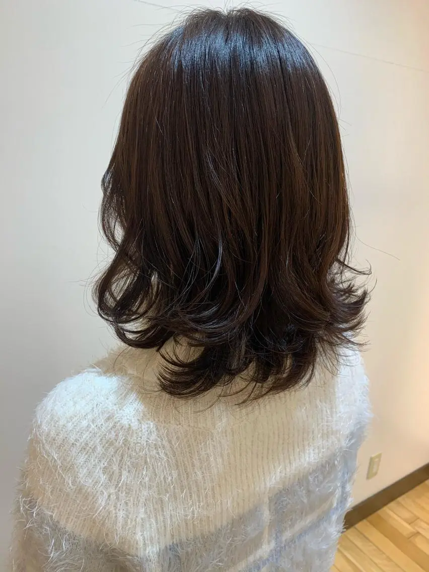 ミディアム カラー 齊藤 衣梨佳のヘアスタイル