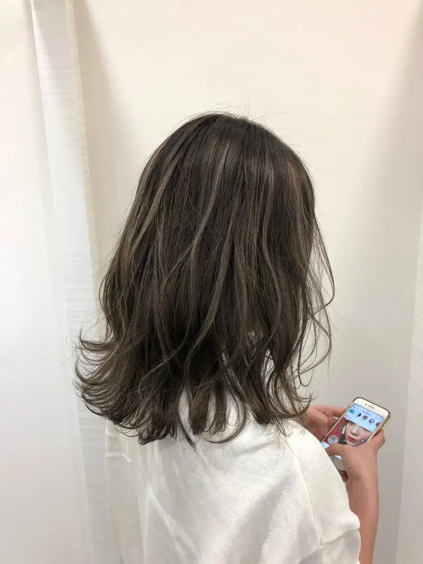 ミディアム カラー ハイライトカラー ハイライト ヘアカラー トリートメント 得能 雅人のヘアスタイル