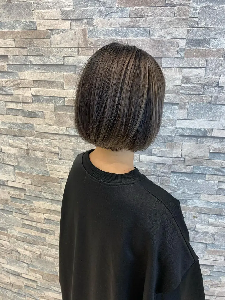 ミディアム ボブ ハイライト カット ヘアカラー トリートメント ブリーチ/ハイトーン 天童市/SERINAのヘアスタイル
