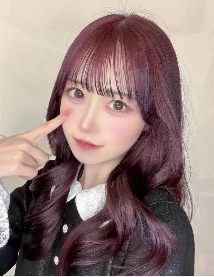 セミロング カラー パープルカラー ⭐️横浜ブリーチ特化 美容師 堤涼⭐️のヘアスタイル