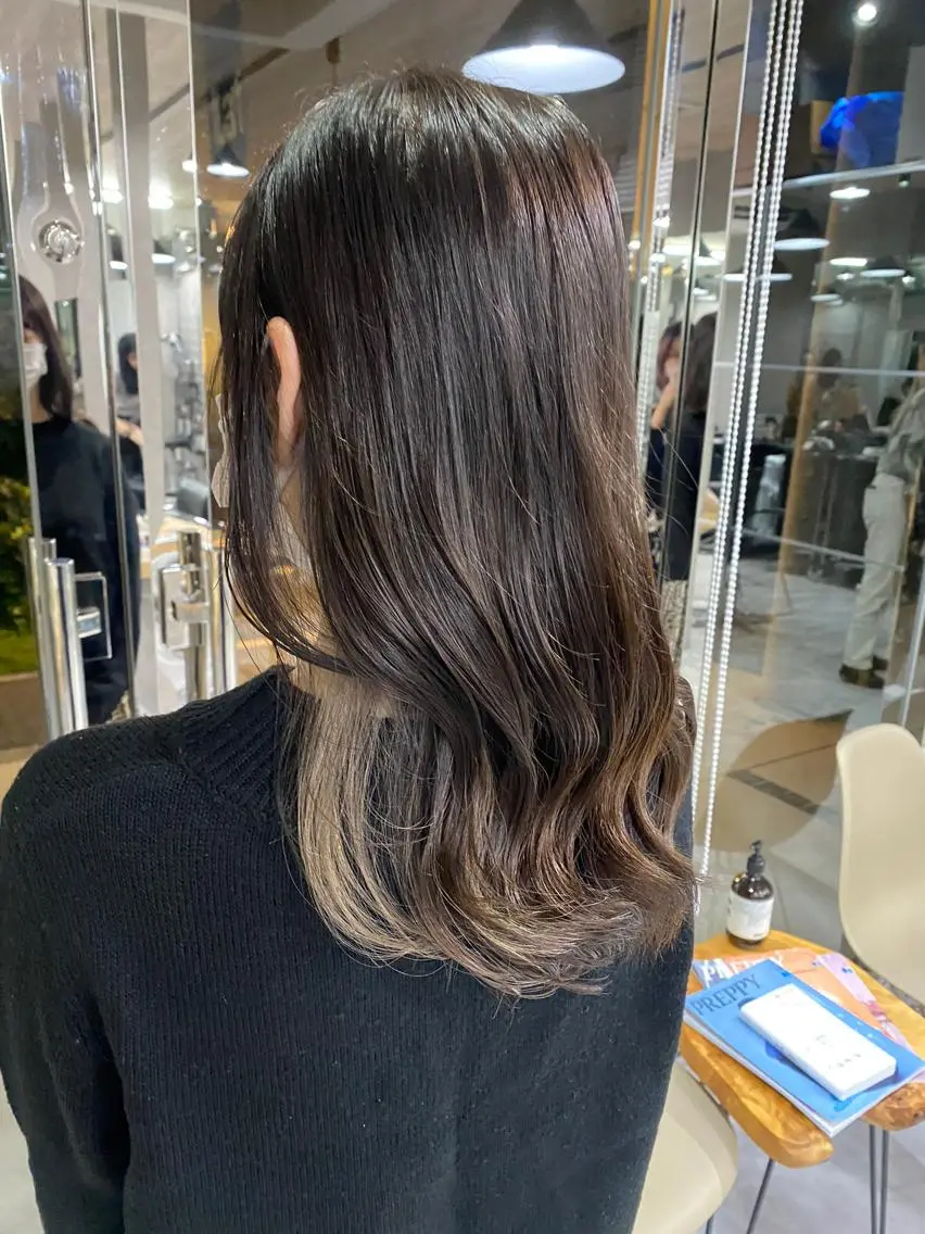 セミロング カラー ブラウンカラー ブリーチ🐰インナー ♡ハイライト♡綾🐰のヘアスタイル