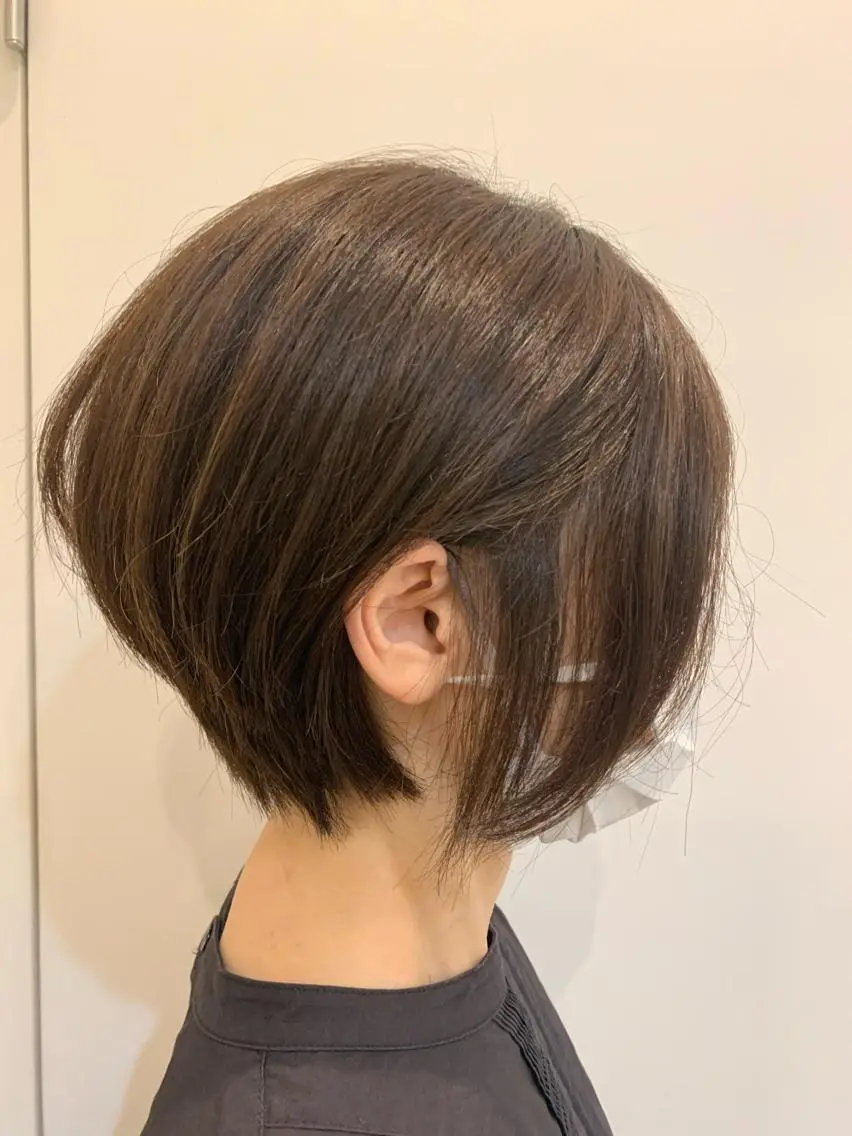 ショート カラー ハイライトカラー イルミナカラー ハイライト カット ヘアカラー トリートメント 若狭 彩花のヘアスタイル