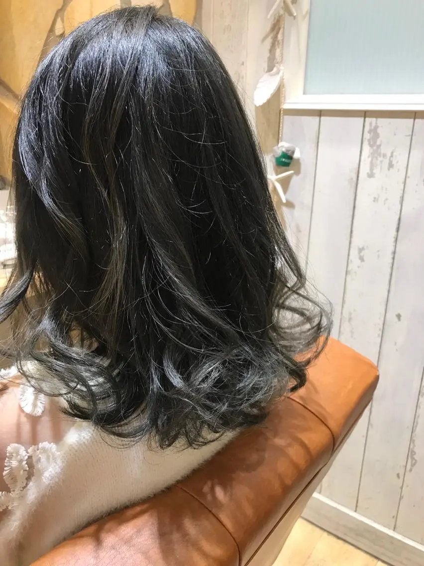 ミディアム カラー グレージュ 色気レイヤー& ショートはお任せ🌟のヘアスタイル