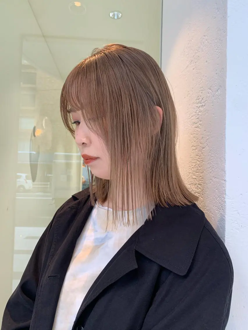ミディアム サトウ ナナのヘアスタイル