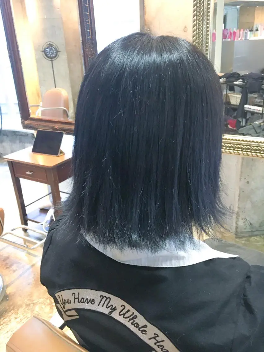 ミディアム カラー 黒髪 ブルーカラー ブルーブラック ダブルカラー 北條 優輝のヘアスタイル