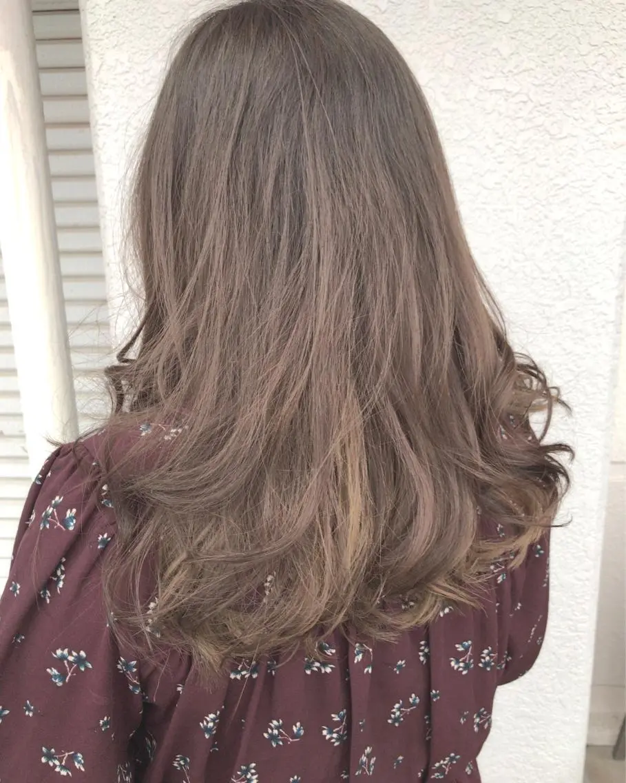 セミロング カラー レイヤーカット匠 イソザキノリユキのヘアスタイル
