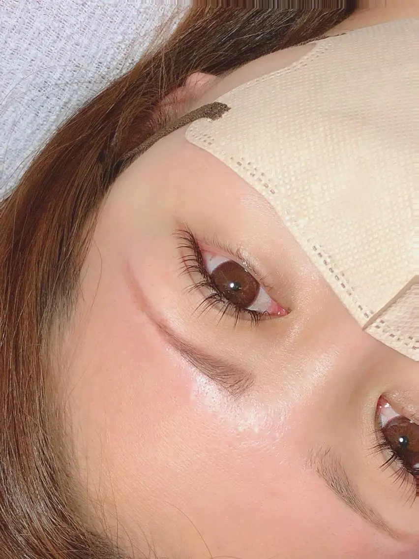 マツエク・マツパ カラーマツエク ボリュームラッシュ Hug me eyelashのマツエク・マツパデザイン