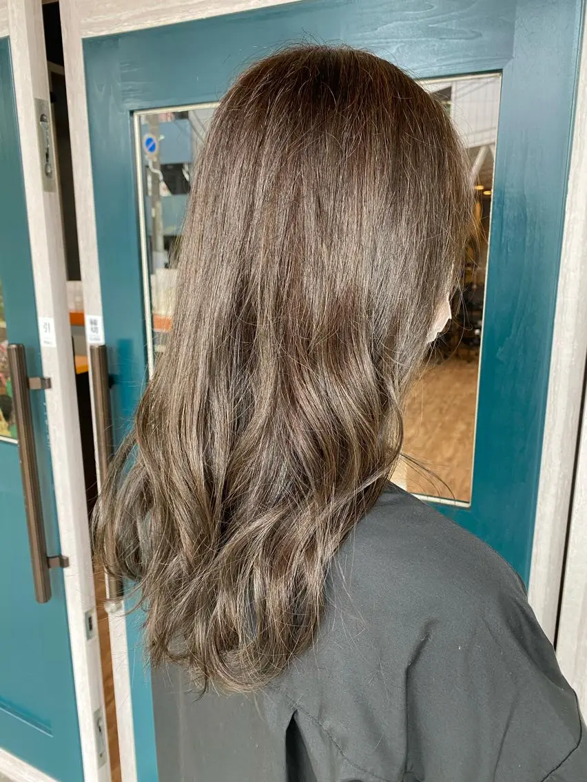 セミロング カラー アッシュ ベージュカラー 野呂 隼人のヘアスタイル