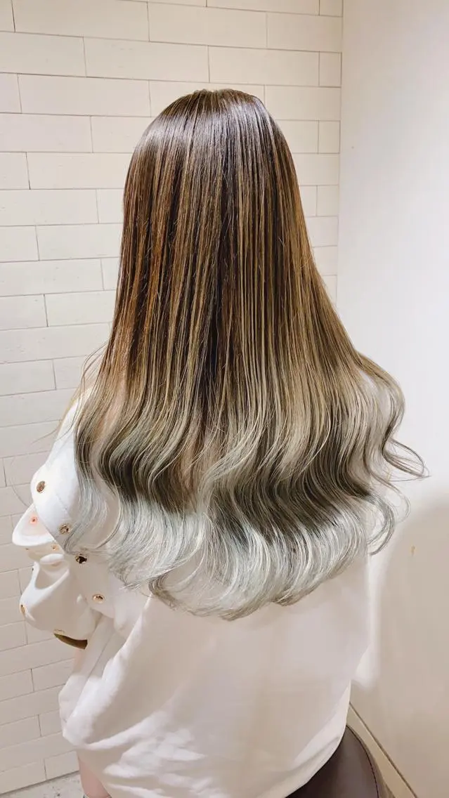 ロング ショートボブ アッシュ ボブ 外国人風カラー ハイライト メンズツイスパ ショートフクヤマシンのヘアスタイル
