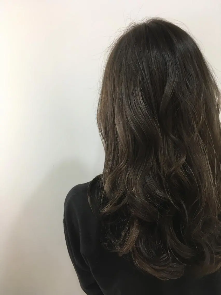 セミロング ロング カラー 髪質改善 中川 翔のヘアスタイル