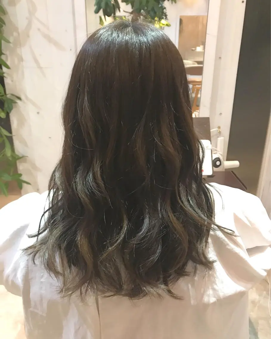 ロング トリートメント カット ヘアカラー トリートメント 長尾 桃佳のヘアスタイル