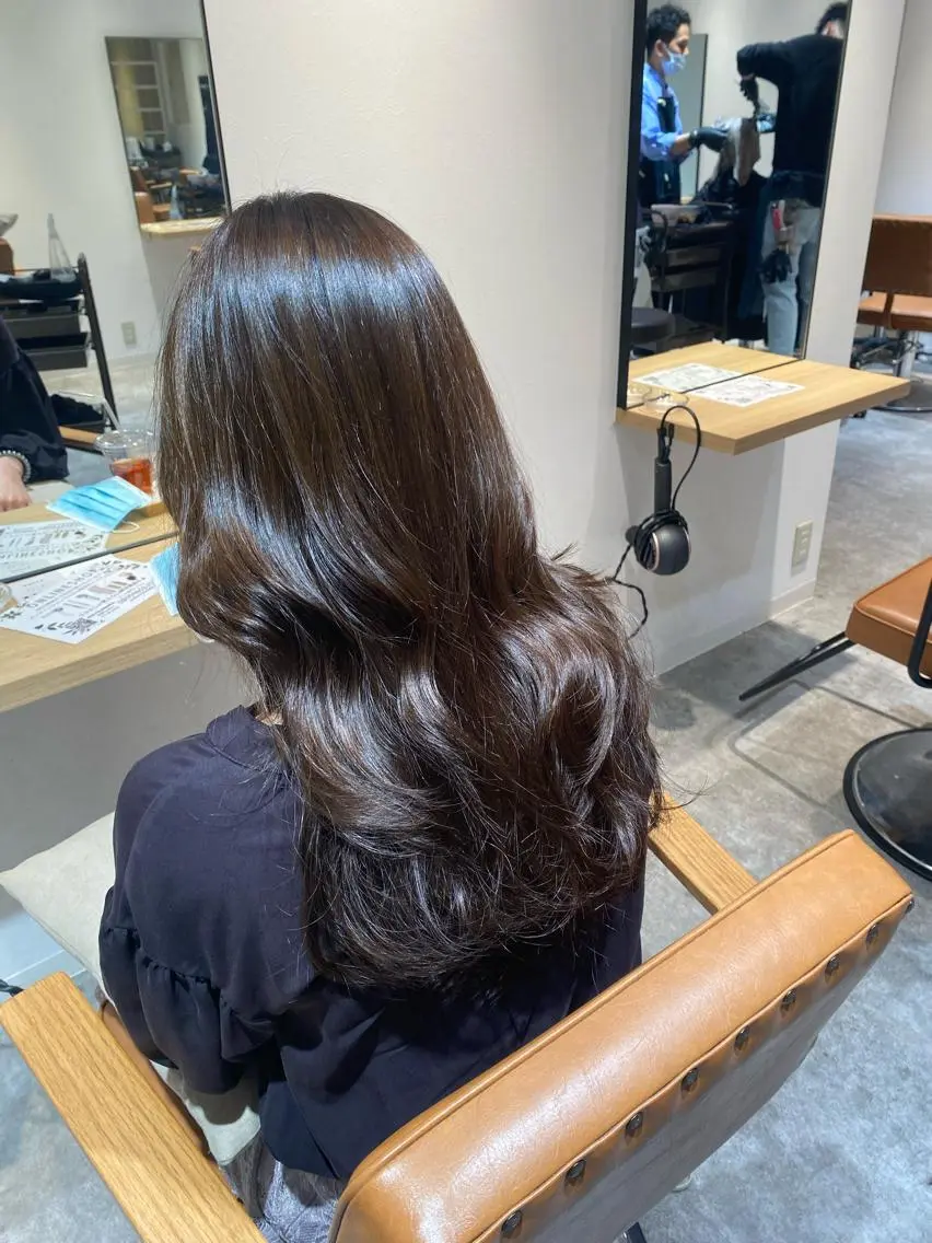 ロング カラー グレージュ オリーブグレージュ オリーブグレー カット ヘアカラー トリートメント オスズ 🎀´-のヘアスタイル