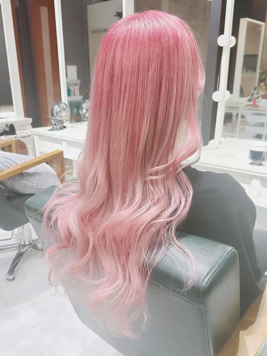 ロング ヘアアレンジ カラー ハイトーンカラー ピンクカラー ホワイトピンク Days 透明感カラーのヘアスタイル