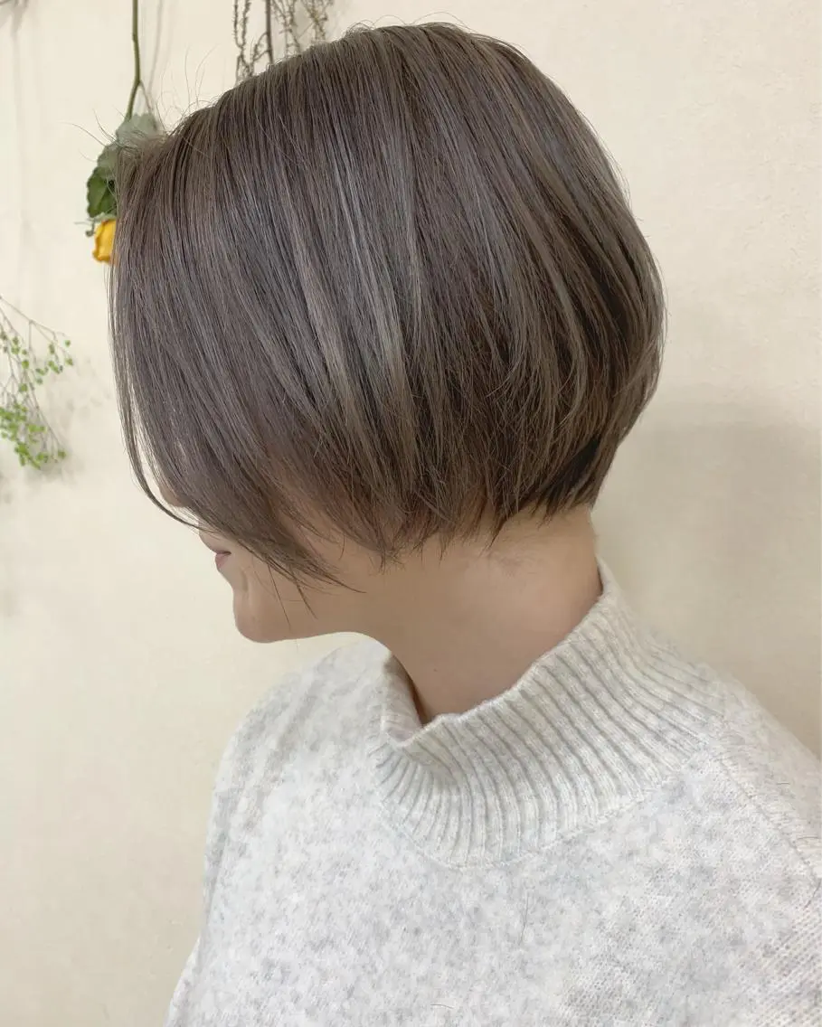 ショート カラー 切りっぱなしボブ ショートボブ ハンサムショート ブリーチ グレージュ カット ヘアカラー トリートメント 初めてのショート お任せください✂️のヘアスタイル
