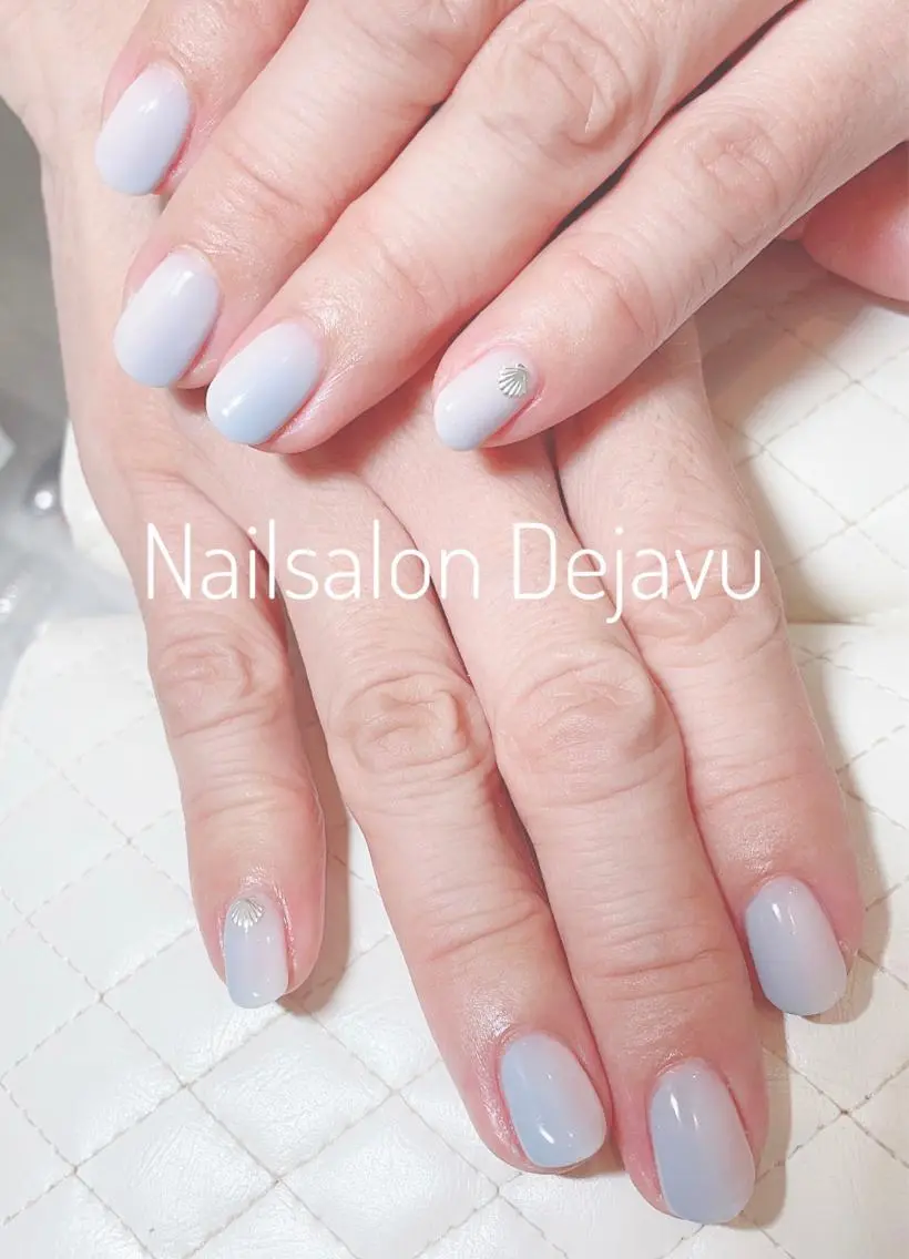 ネイル アートネイル グラデーション ストーンネイル 夏ネイル Nail salon Dejavu 🌿のネイルデザイン