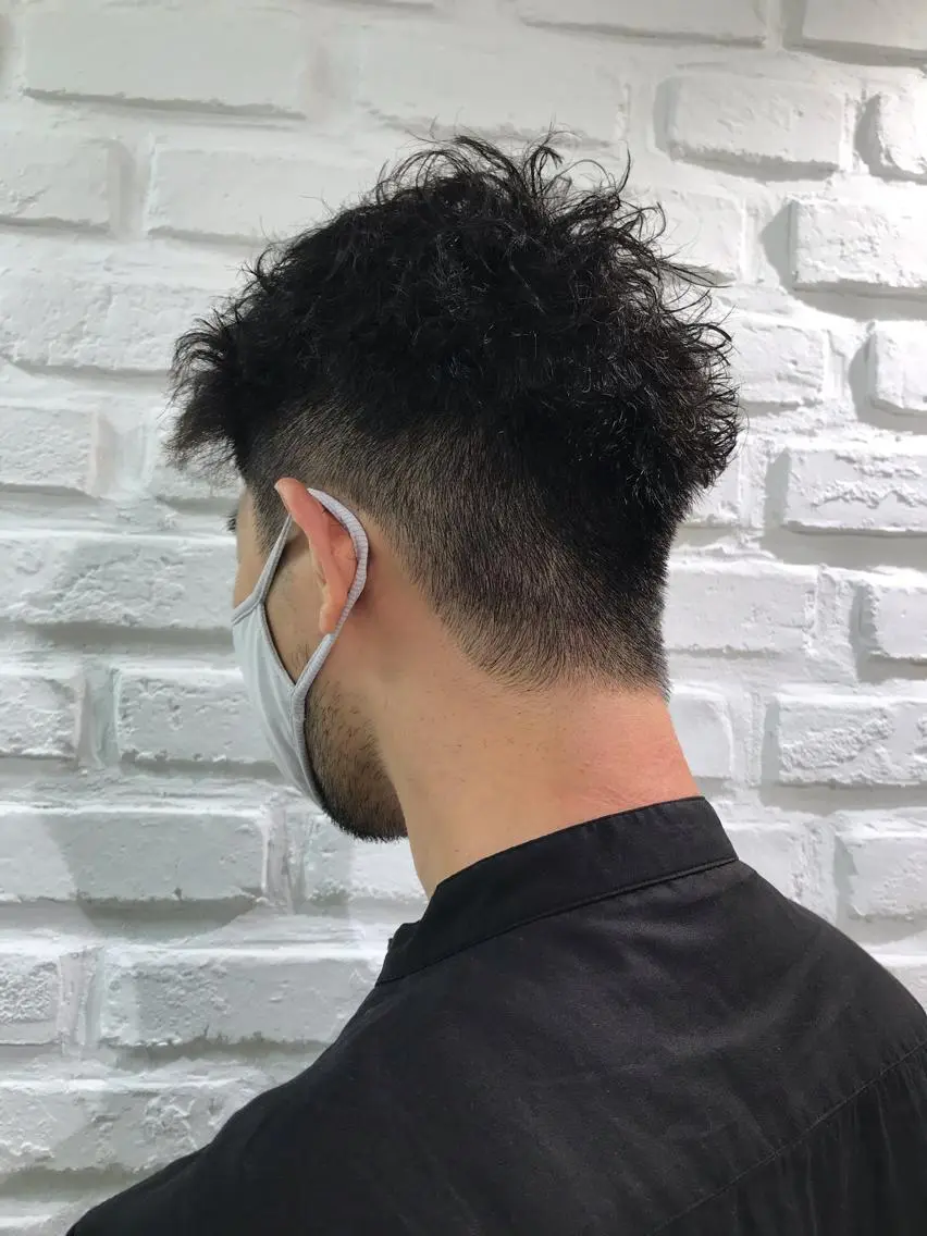 ショート パーマ メンズ メンズパーマ 刈り上げ 【暖色カラー特化】 中山由梨のヘアスタイル