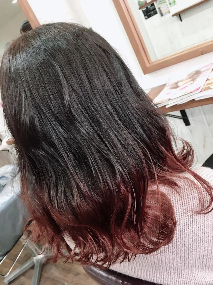 ミディアム カラー 塩崎 明菜のヘアスタイル