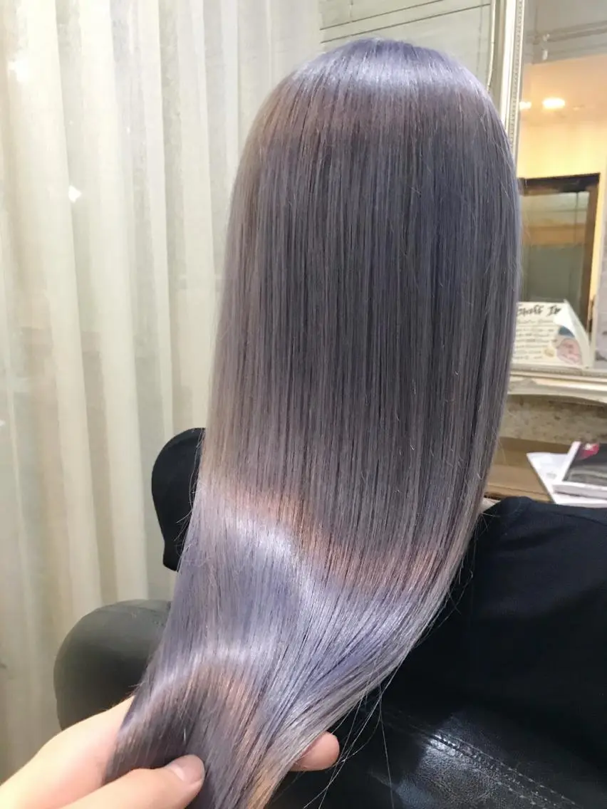 ロング カラー ブリーチ Tsuyoki .のヘアスタイル