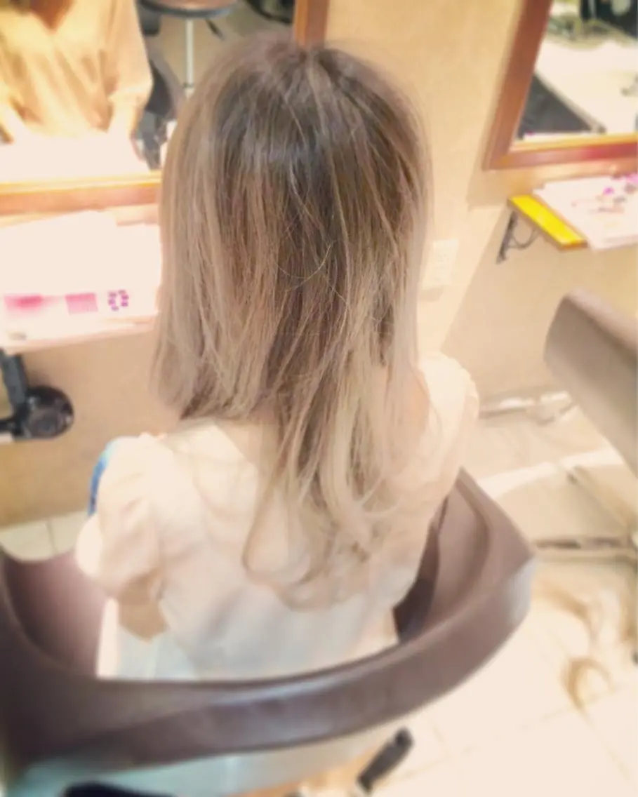 ロング カラー グラデーションカラー kazufumi ..のヘアスタイル