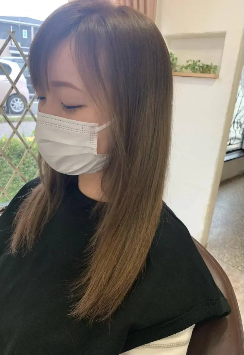 セミロング カラー ベージュカラー ブリーチ グラデーションカラー 菅野 愛のヘアスタイル