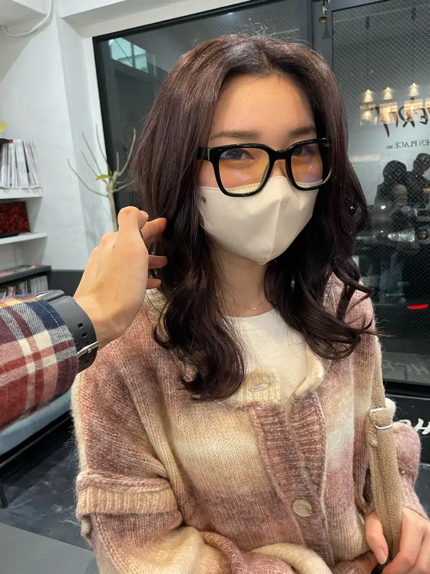 ミディアム カラー ヘアカラー トリートメント 🦖JIN HAIR DESIGN🦖のヘアスタイル