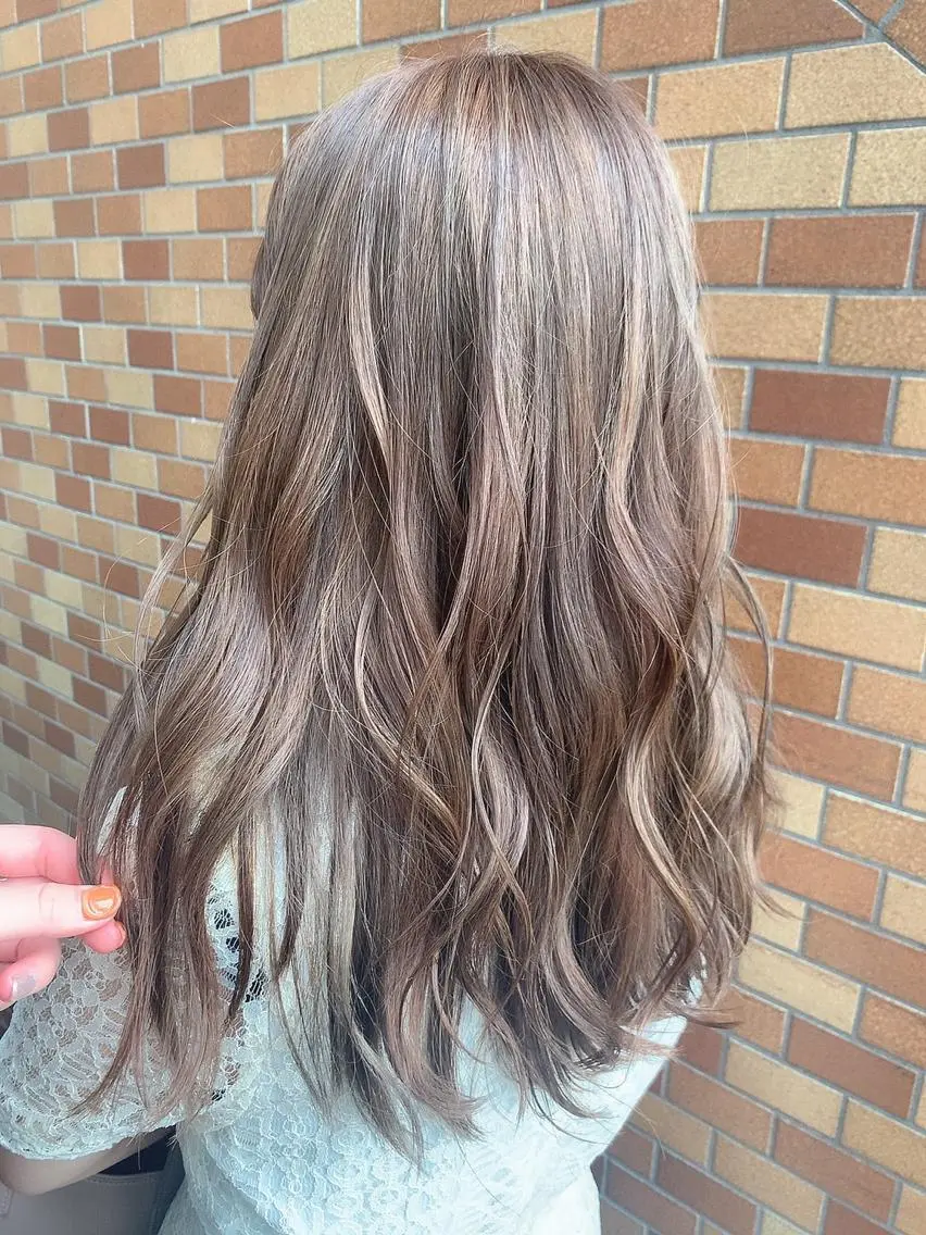 ロング カラー ベージュカラー ダブルカラー グレージュ ヘアカラー トリートメント ヘッドスパ ✨カラー支持No.1 🧸ワキ カナコ🧸のヘアスタイル