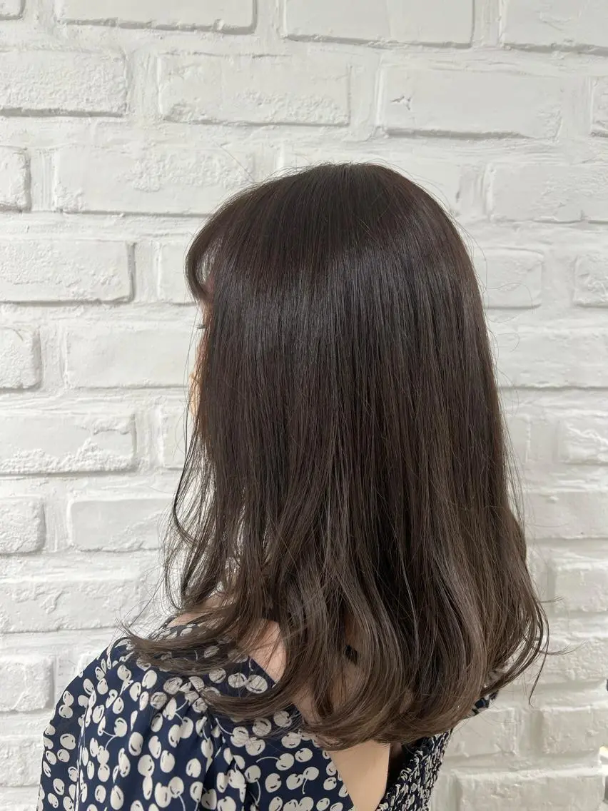 セミロング カラー ベージュカラー 透明感カラー ラベンダーカラー ラベンダーベージュ カット ヘアカラー 【暖色カラー特化】 中山由梨のヘアスタイル