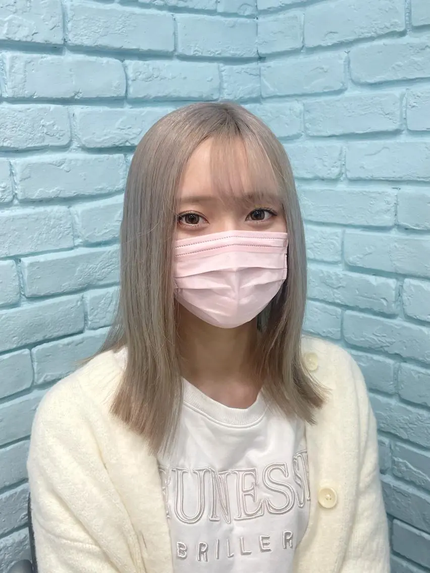 ミディアム カラー ヘアアレンジ グレージュ シルバー シルバーグレージュ ヘアカラー トリートメント ヘアセット 柔らかカラー/ レイヤーYUTO🧋のヘアスタイル