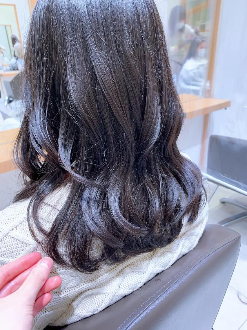 ミディアム ARMONY秋山輝也 コテ巻き風パーマ特化のヘアスタイル