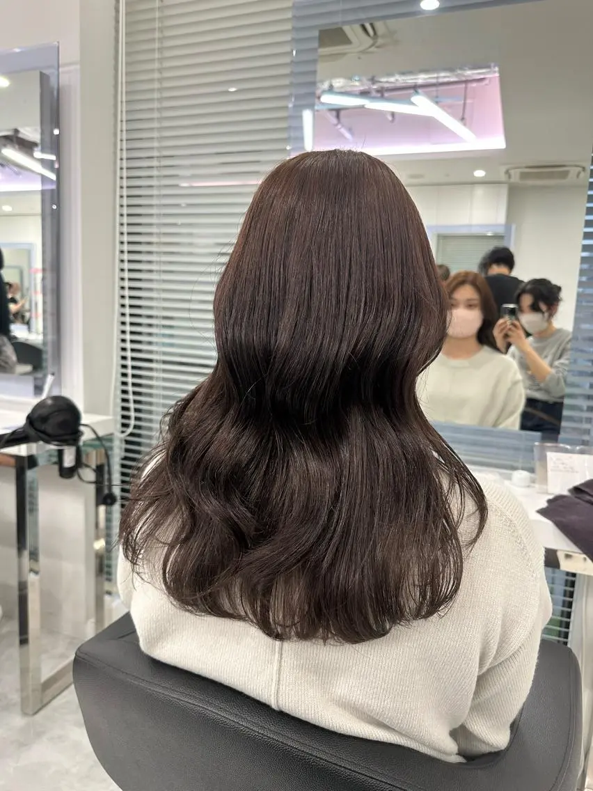 セミロング チョコレートブラウン ミルクティーブラウン ピンクブラウン ピンクラベンダー 顔周りカット 🤎MISAKI 艶髪カラー🤎のヘアスタイル