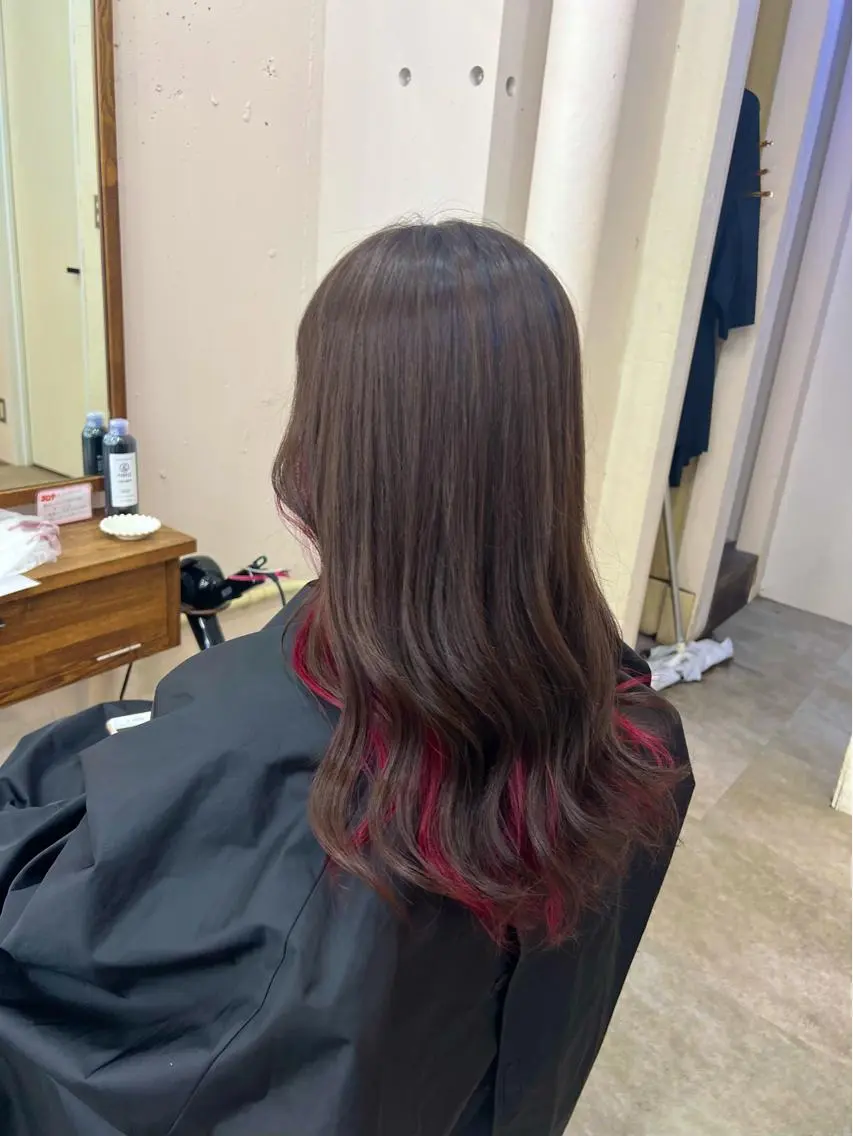 ロング 🩷艶カラー 🧡💛リサ🫧のヘアスタイル