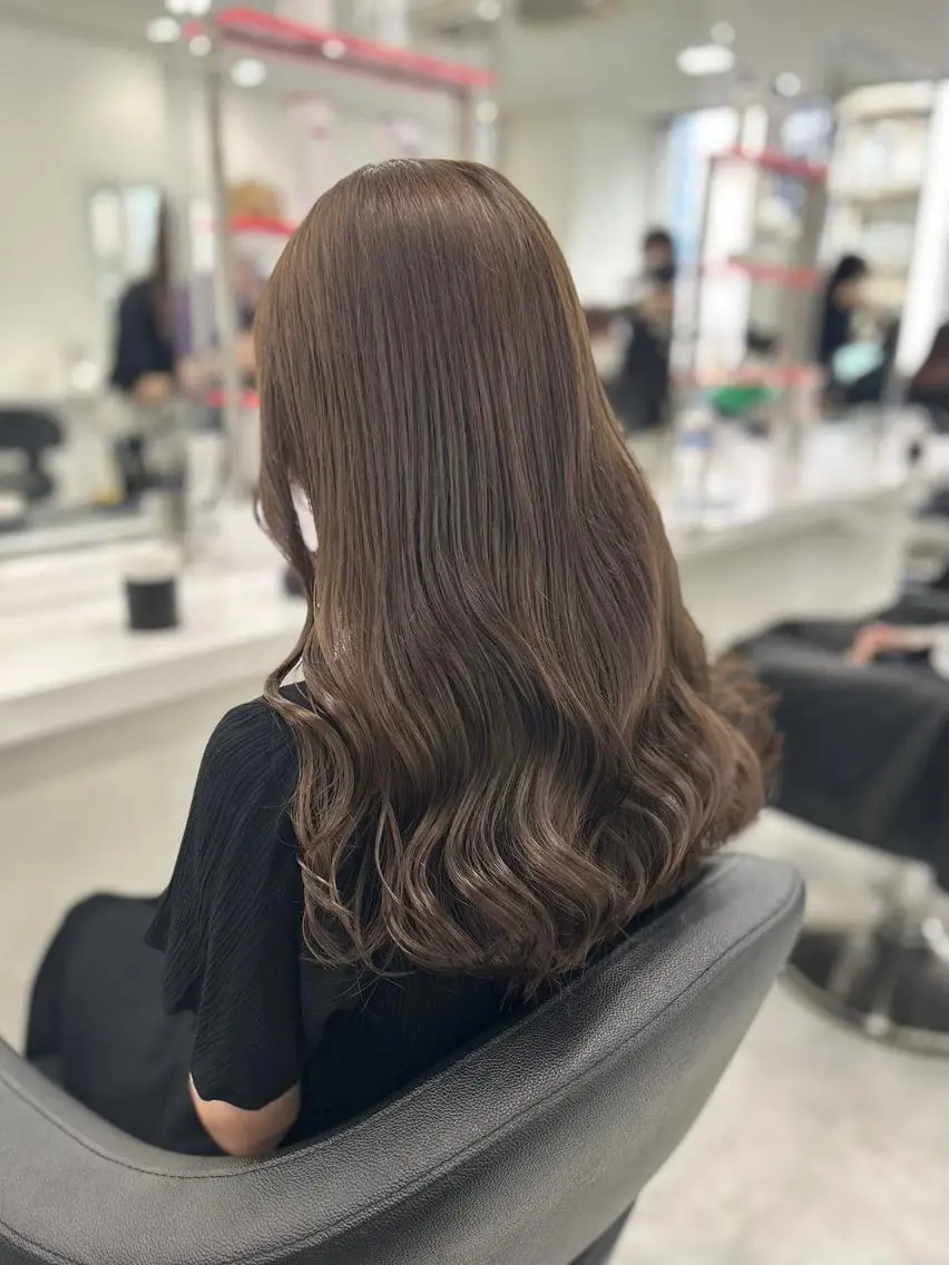 カラー ミルクティーベージュ 🤍Yumeのヘアスタイル