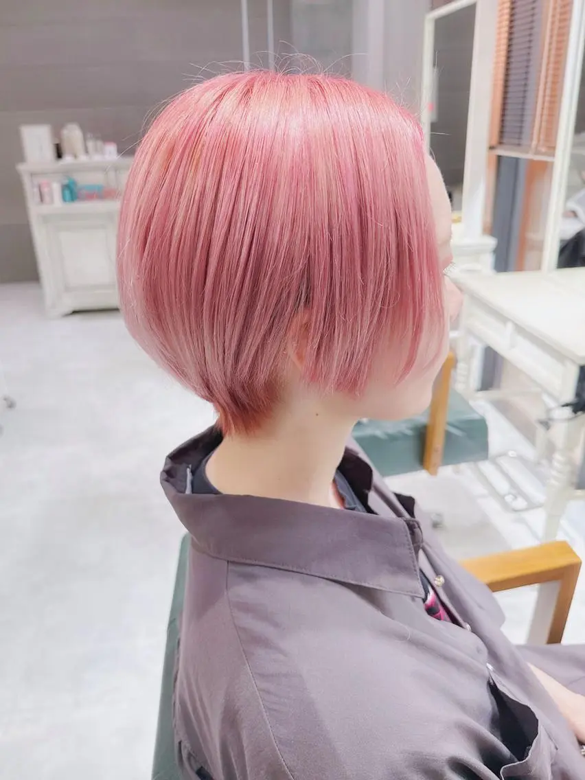 ショート ヘアアレンジ カラー ハイトーンカラー ピンクカラー Days 透明感カラーのヘアスタイル