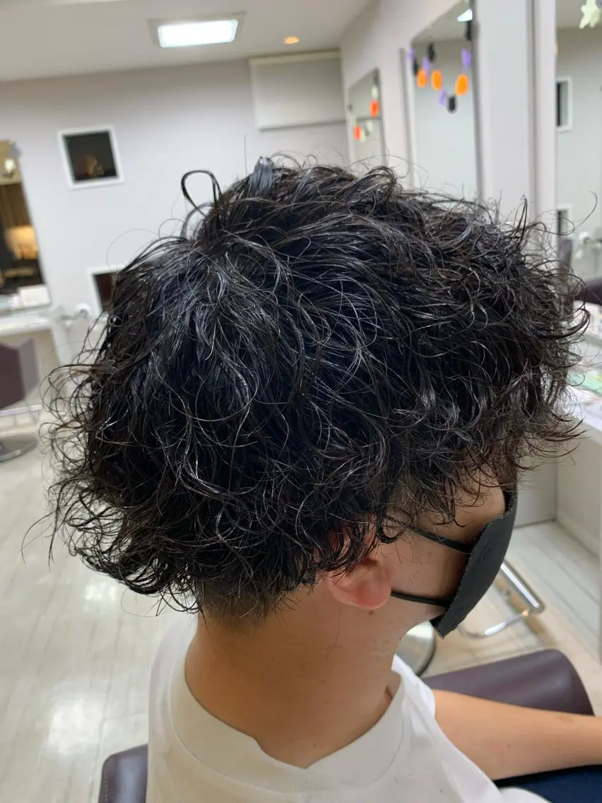 ショート パーマ メンズ メンズパーマ スパイラルパーマ 奥野 理香子のヘアスタイル
