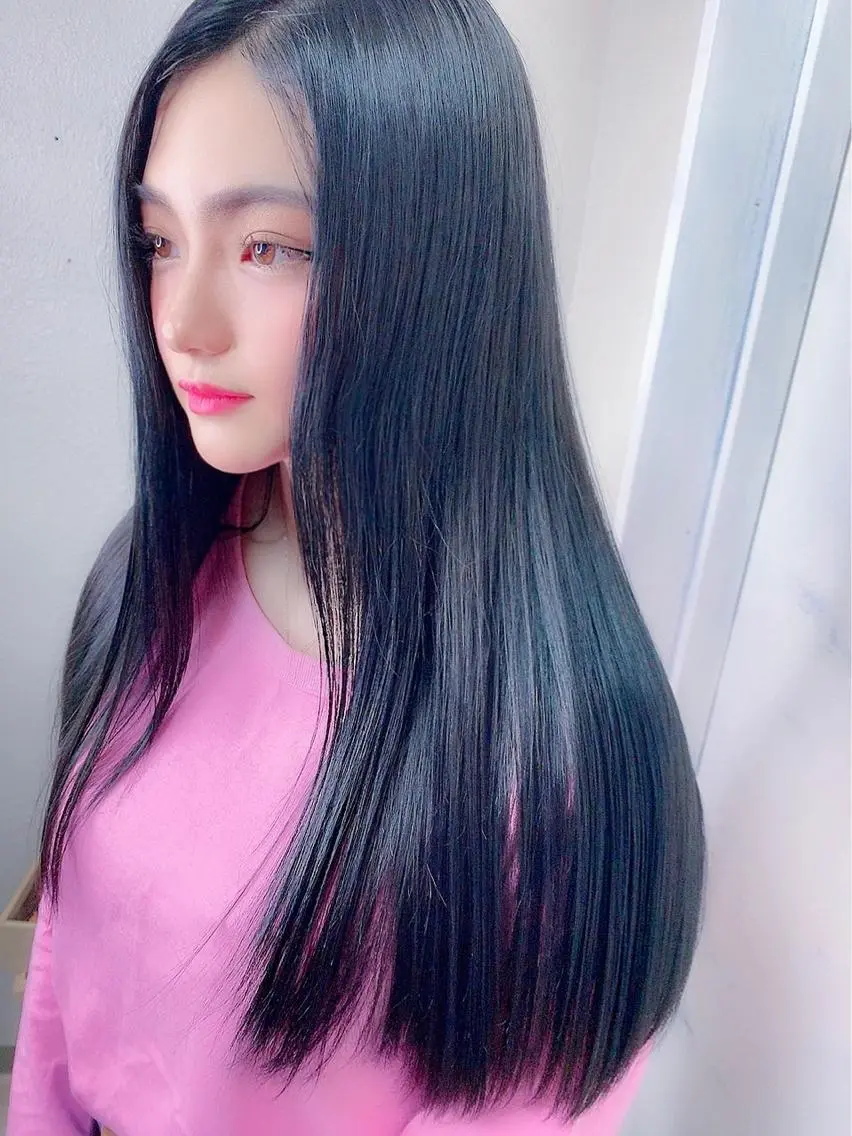 ロング カラー 黒髪 ブリーチ ブルーカラー 透明感カラー ヘアカラー BOX mico.のヘアスタイル