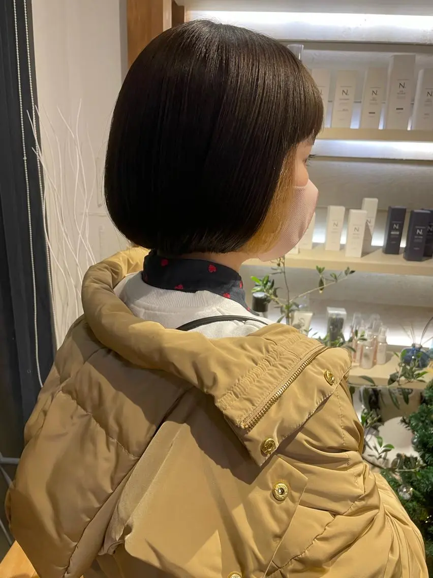 ショート カラー あずまぐち めぐみのヘアスタイル