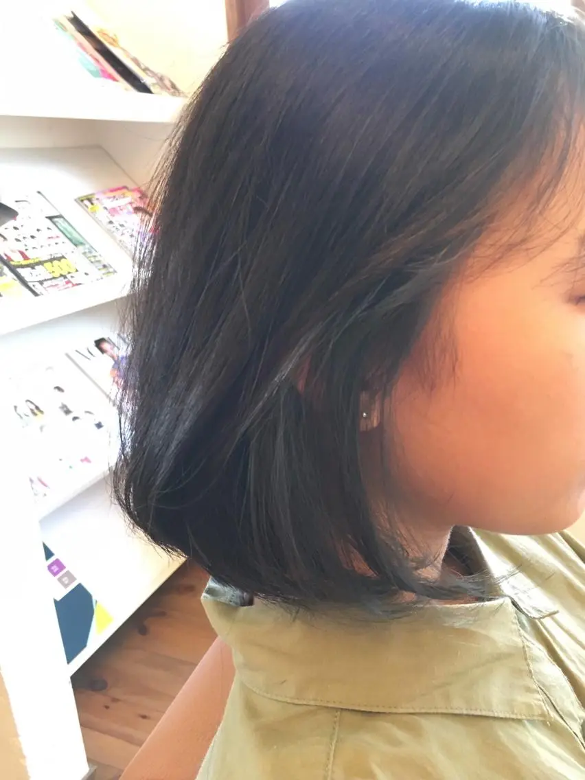 ミディアム カラー ブルーカラー インナーカラー 井上 真利のヘアスタイル