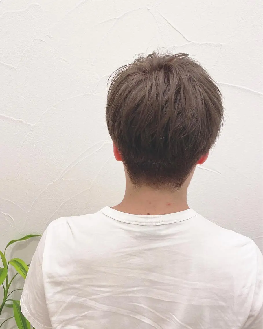ショート カラー メンズ メンズブリーチ ブリーチ ケアブリーチ Ash中目黒店 榊間茜のヘアスタイル