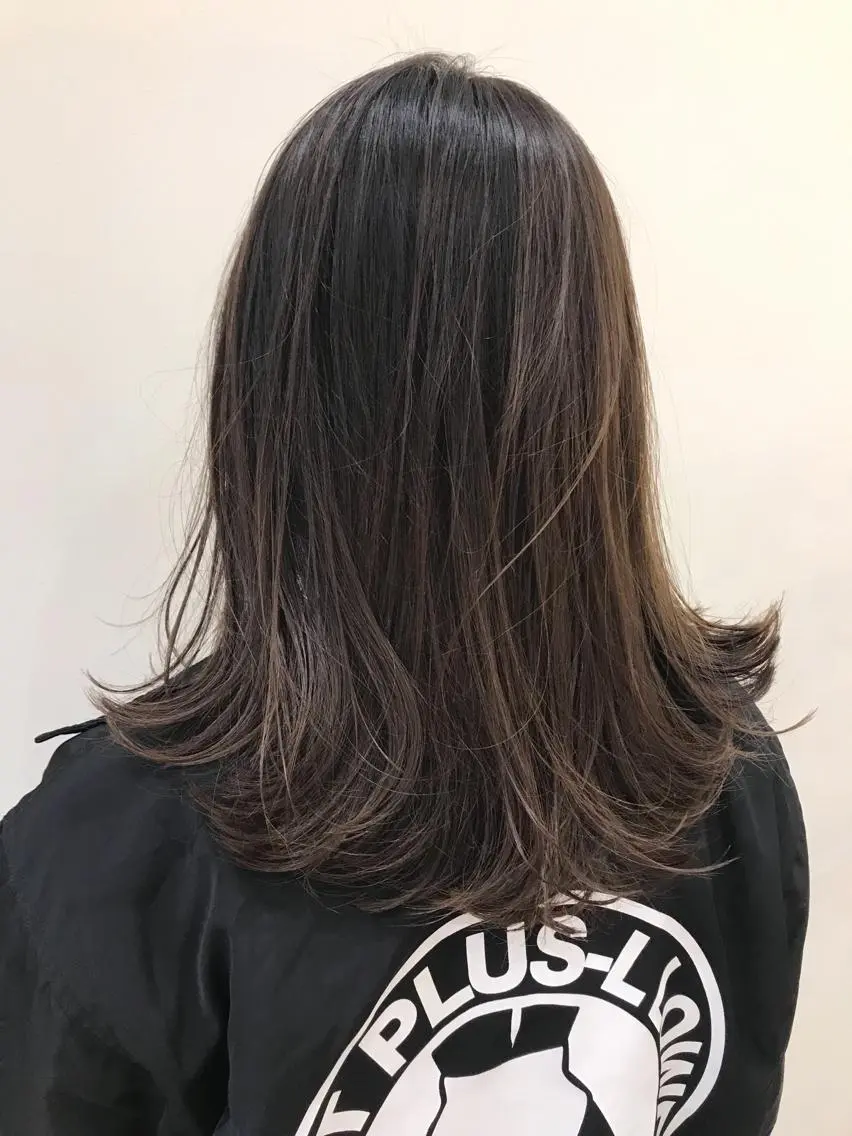 ミディアム カラー グラデーションカラー グレージュ 透明感カラー ボブ ミディアム 齊木勇人のヘアスタイル