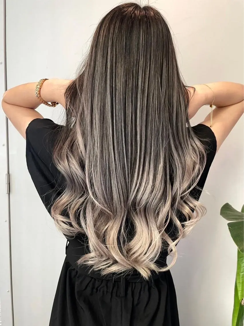 ロング カラー 🎀韓国スリムタッキ 羽エクステ🎀kiiのヘアスタイル